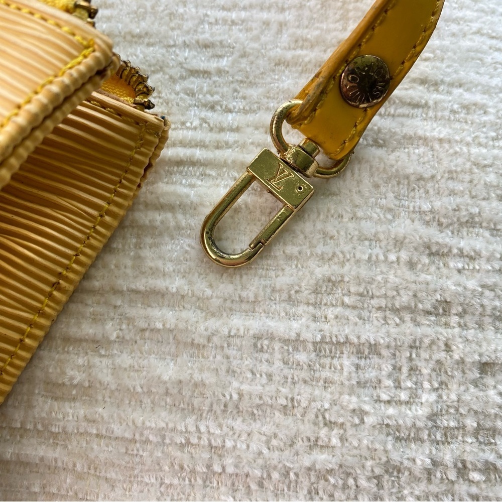 Vintage Louis Vuitton Yellow Epi Leather Pochette Clutch Bag - Picture 4 of 15